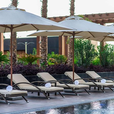 Movenpick Hotel And Residences Ριάντ Εξωτερικό φωτογραφία Pool at the hotel
