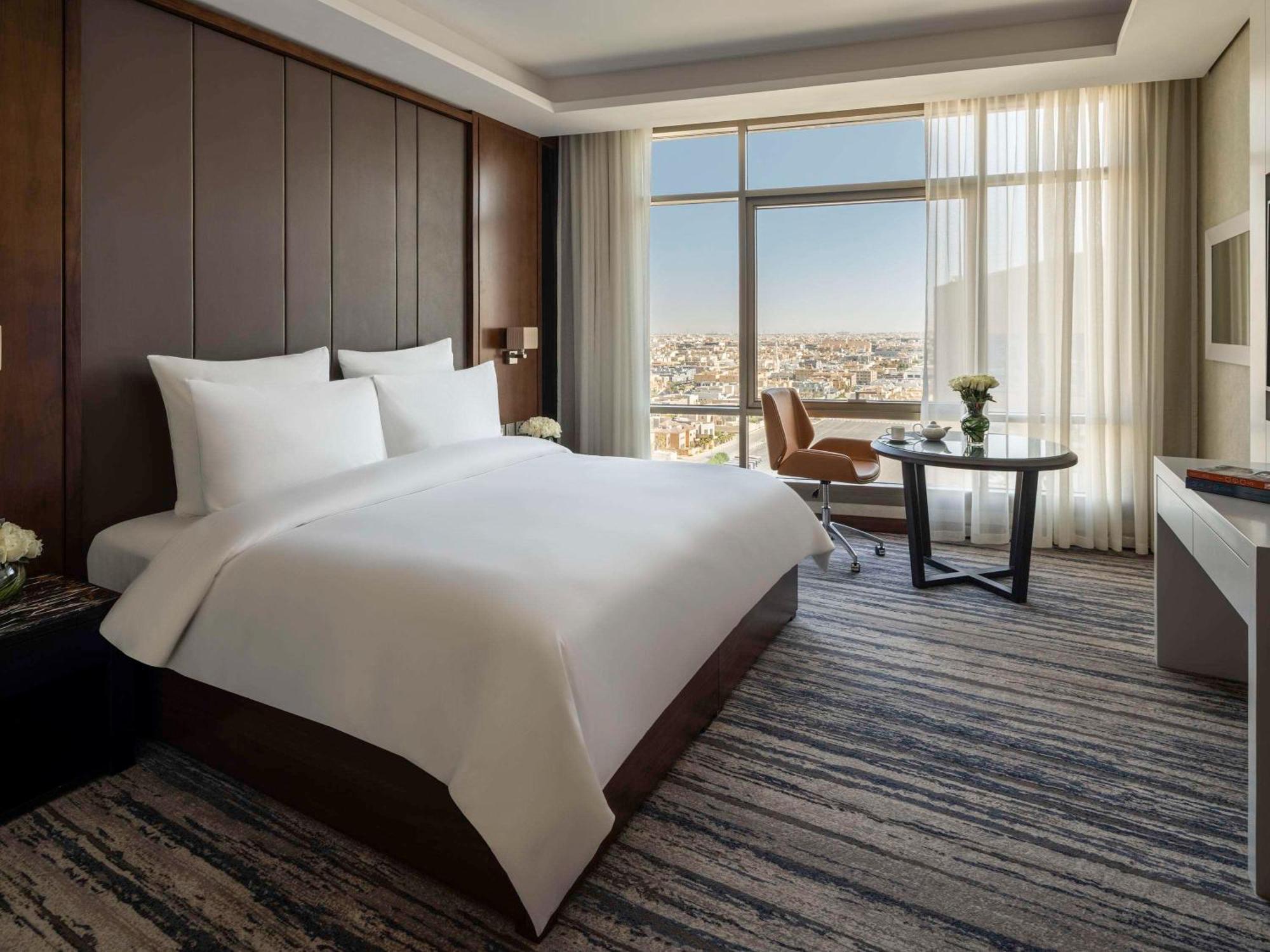 Movenpick Hotel And Residences Ριάντ Εξωτερικό φωτογραφία Deluxe King