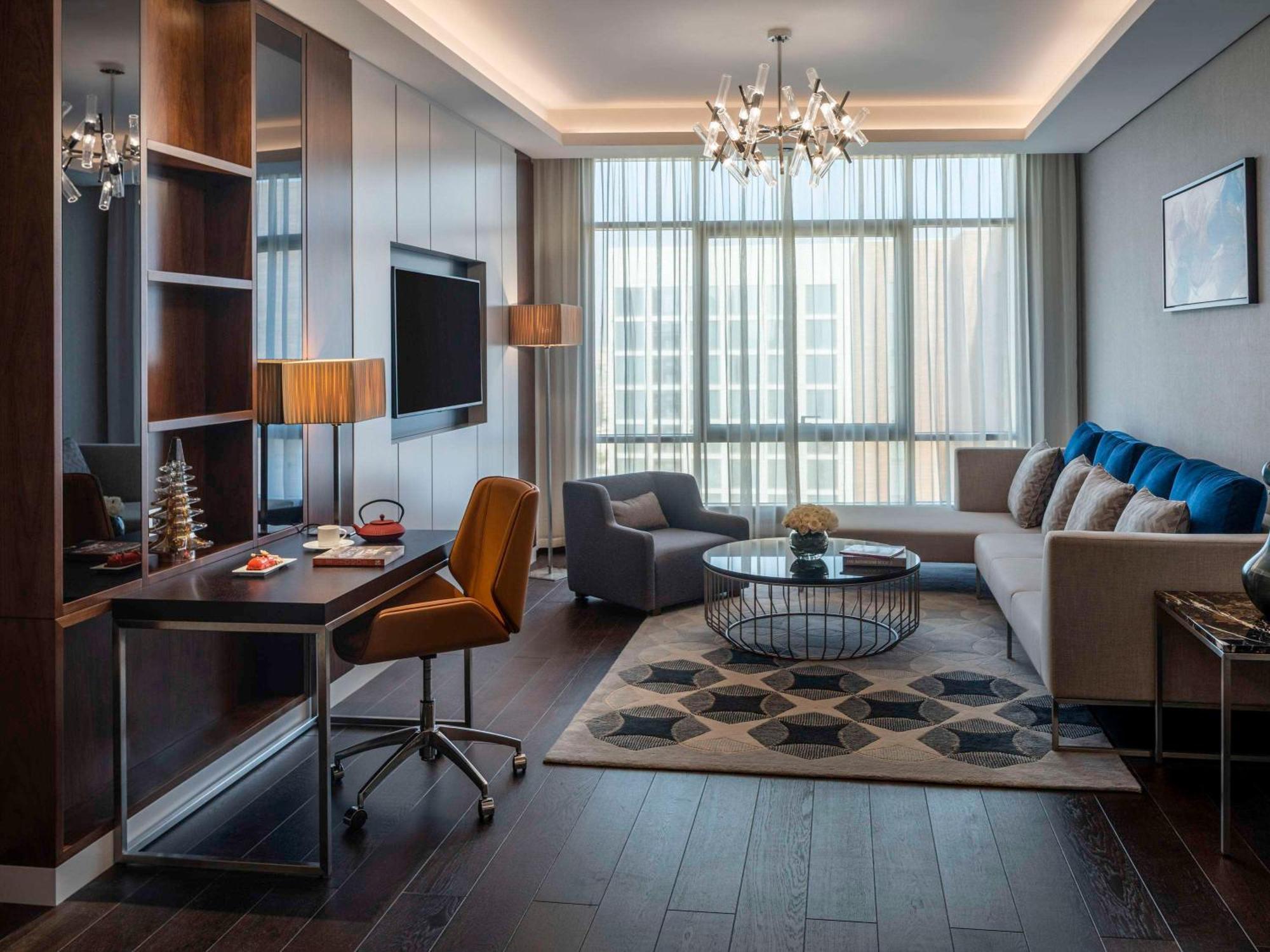 Movenpick Hotel And Residences Ριάντ Εξωτερικό φωτογραφία A living room at the hotel