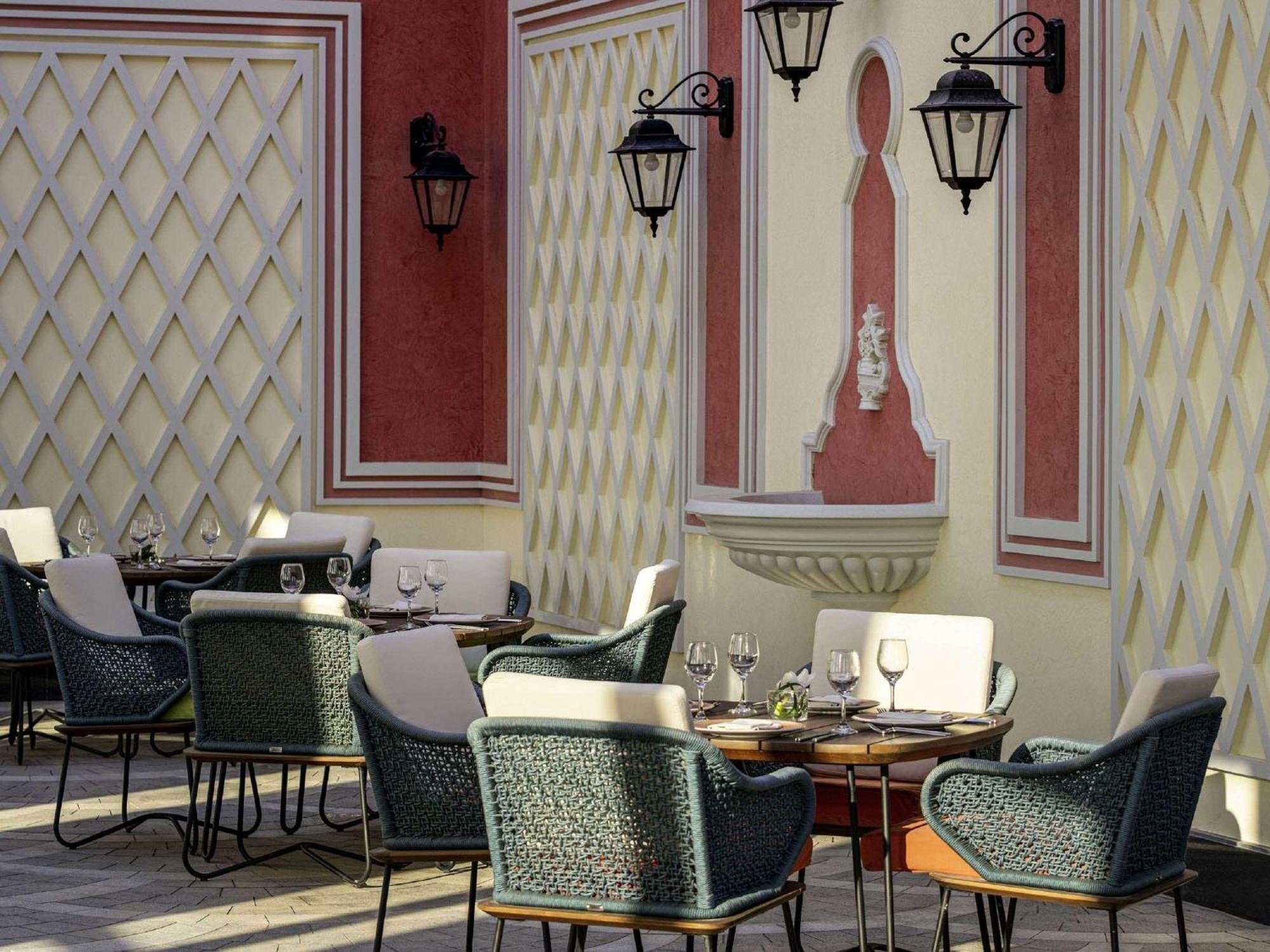 Movenpick Hotel And Residences Ριάντ Εξωτερικό φωτογραφία The restaurant
