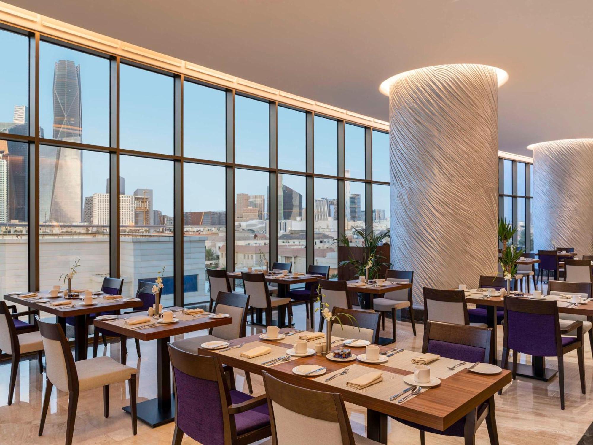 Movenpick Hotel And Residences Ριάντ Εξωτερικό φωτογραφία The View