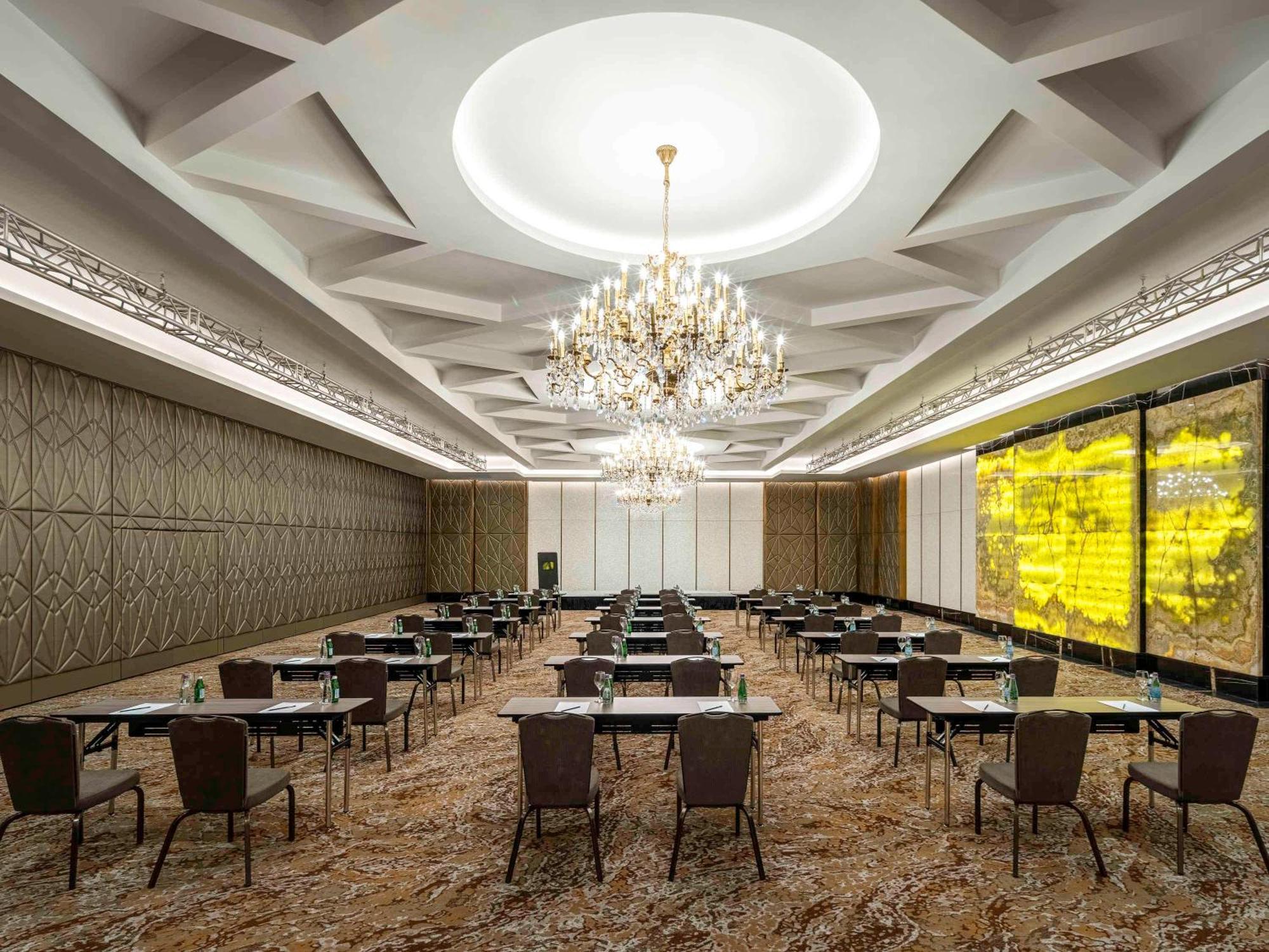 Movenpick Hotel And Residences Ριάντ Εξωτερικό φωτογραφία The ballroom