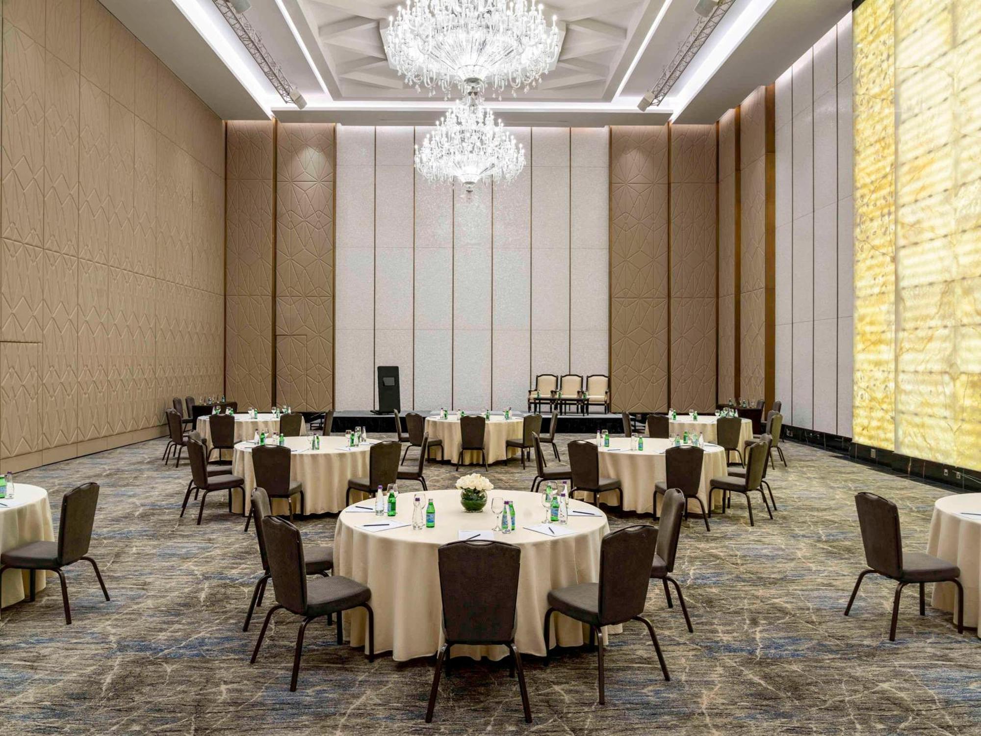 Movenpick Hotel And Residences Ριάντ Εξωτερικό φωτογραφία The ballroom