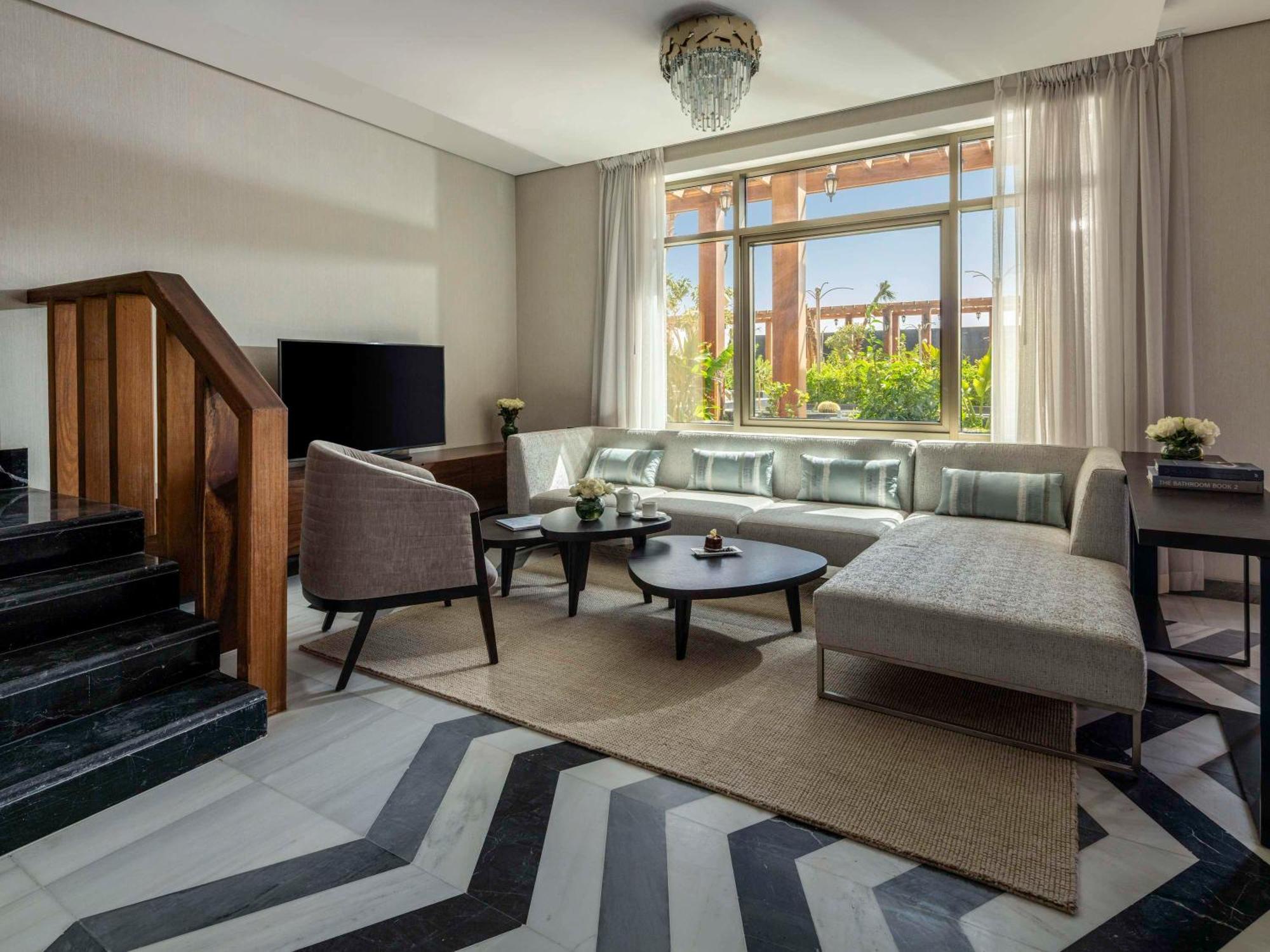 Movenpick Hotel And Residences Ριάντ Εξωτερικό φωτογραφία A living room at the hotel
