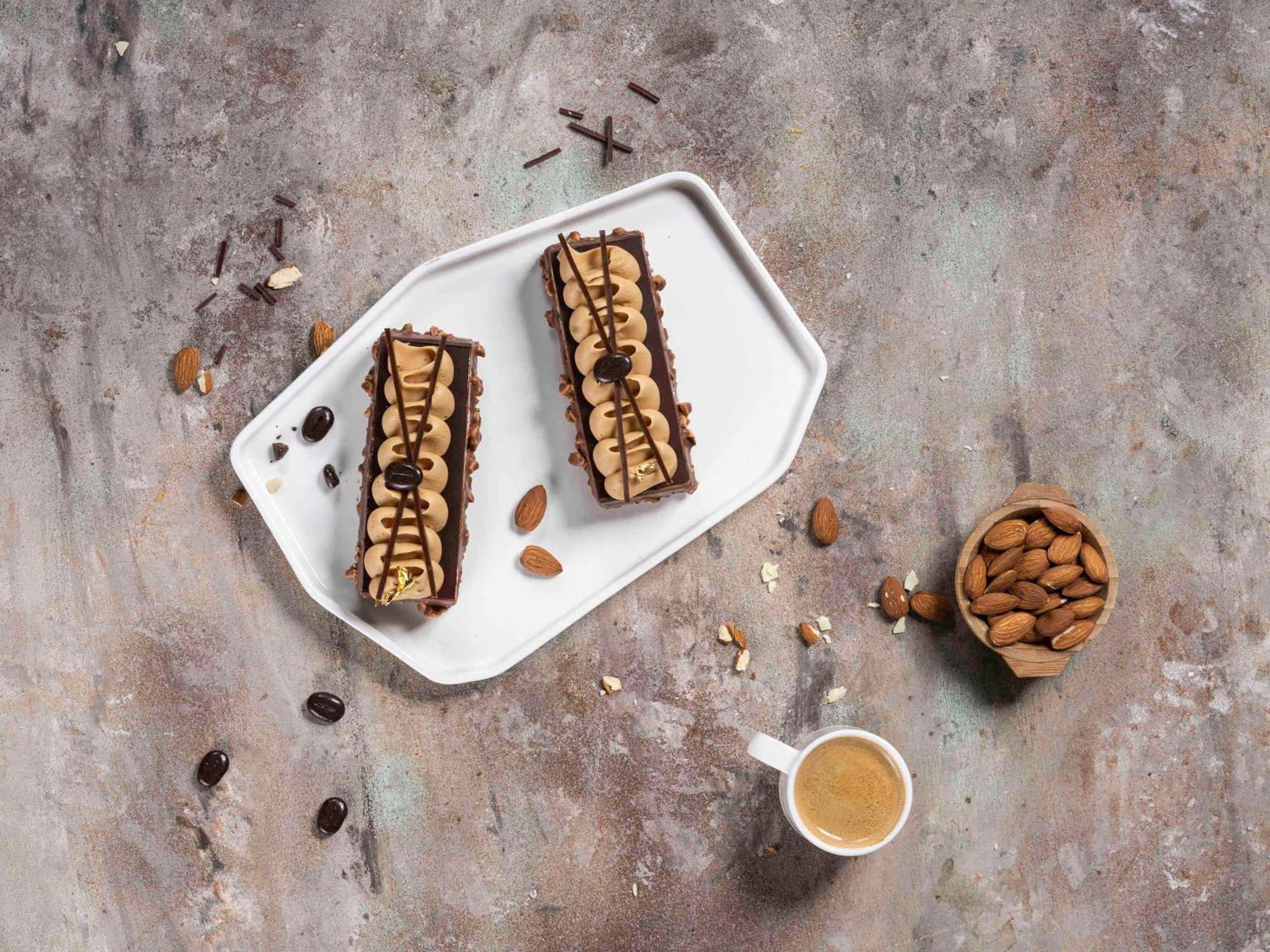 Movenpick Hotel And Residences Ριάντ Εξωτερικό φωτογραφία Almond bars
