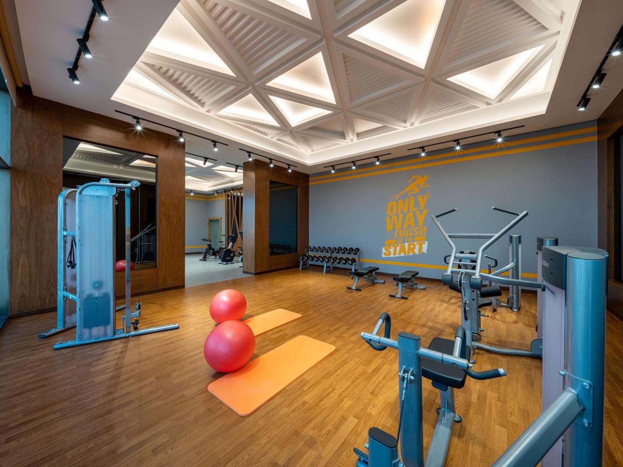 Movenpick Hotel And Residences Ριάντ Εξωτερικό φωτογραφία The gym at the hotel